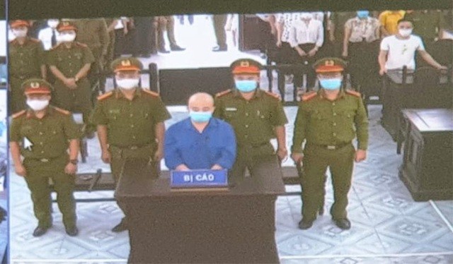Diễn biến phiên tòa được truyền trực tiếp qua màn hình tại TAND thành phố Thái Bình.