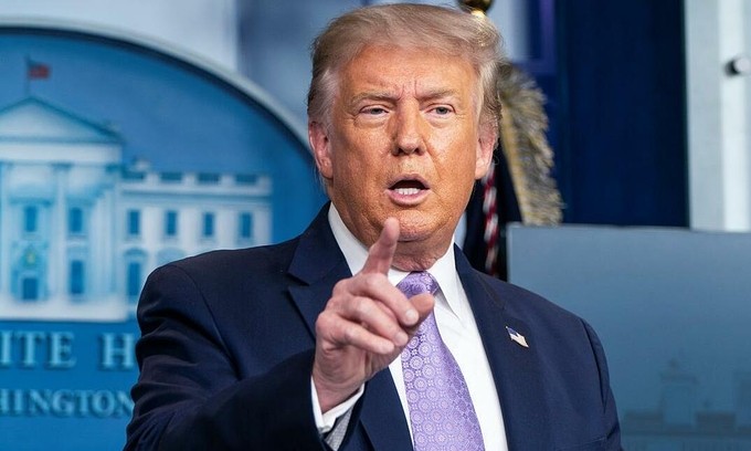 Trump tại họp báo ở Nhà Trắng hôm 5/8. Ảnh: Reuters.