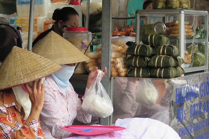 Theo công lệnh của UBND thành phố Hải Dương, từ 25/8, nhiều mặt hàng không thiết yếu bị cấm bán tại chợ...