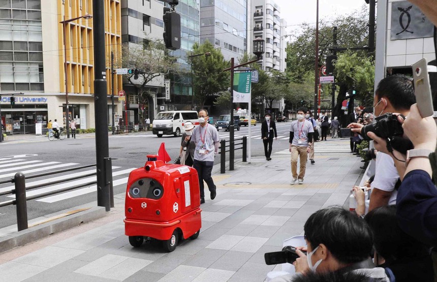 Nhật Bản ra mắt robot tự động chuyển phát hàng hóa