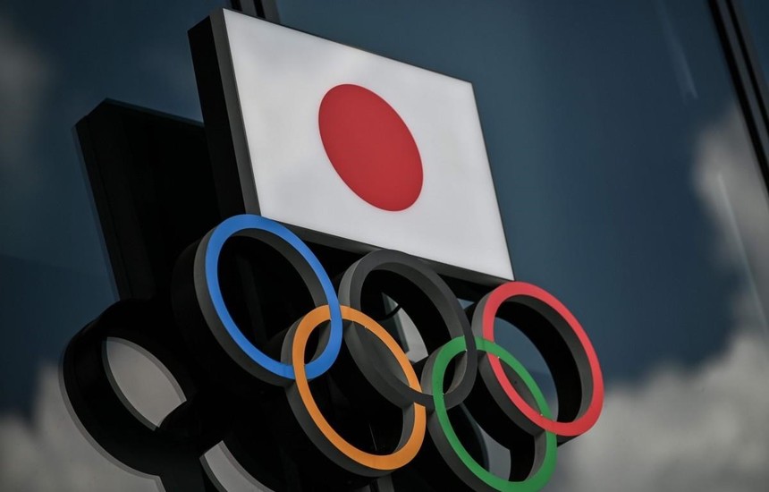 Biểu tượng Olympic bên ngoài Bảo tàng Olympic tại Tokyo, Nhật Bản. (Nguồn: AFP).