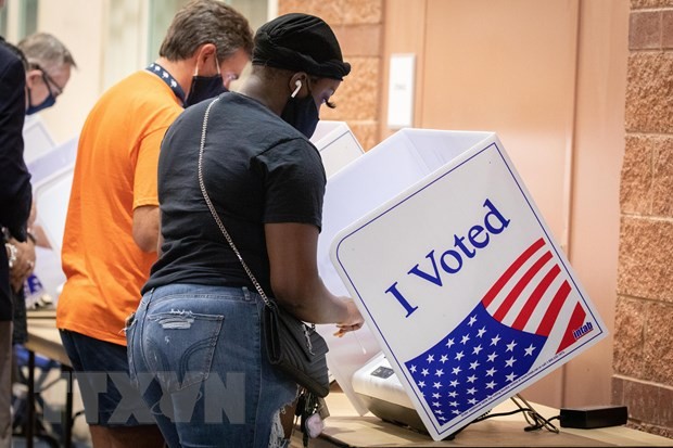 Cử tri Mỹ đi bầu cử sớm tại Nam Carolina. (Ảnh: AFP/TTXVN).