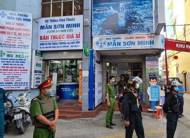 Hàng trăm Công an bất ngờ kiểm tra 3 nhà thuốc tây lớn nhất TP Biên Hòa.