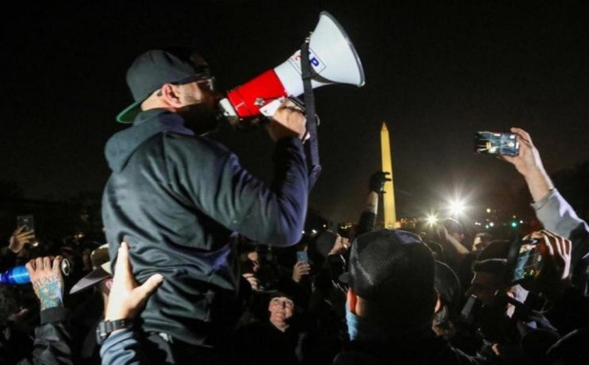 Một cuộc biểu tình phản đối kết quả bầu cử Tổng thống Mỹ ở Washington, DC, ngày 11/12/2020. Ảnh: REUTERS.