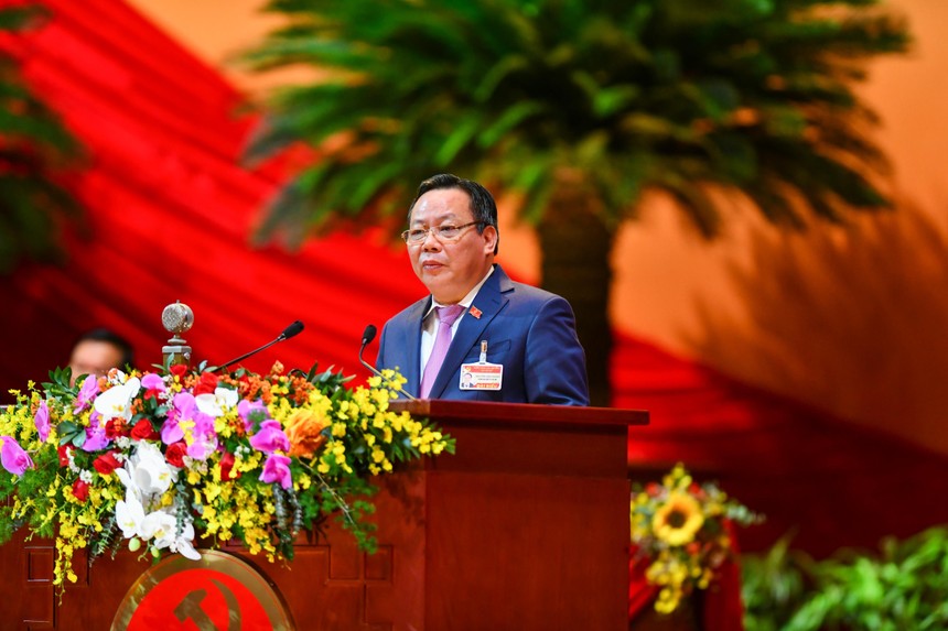 Phó Bí thư Thành uỷ Hà Nội Nguyễn Văn Phong phát biểu tại Đại hội Đảng lần thứ XIII. Ảnh: VGP.