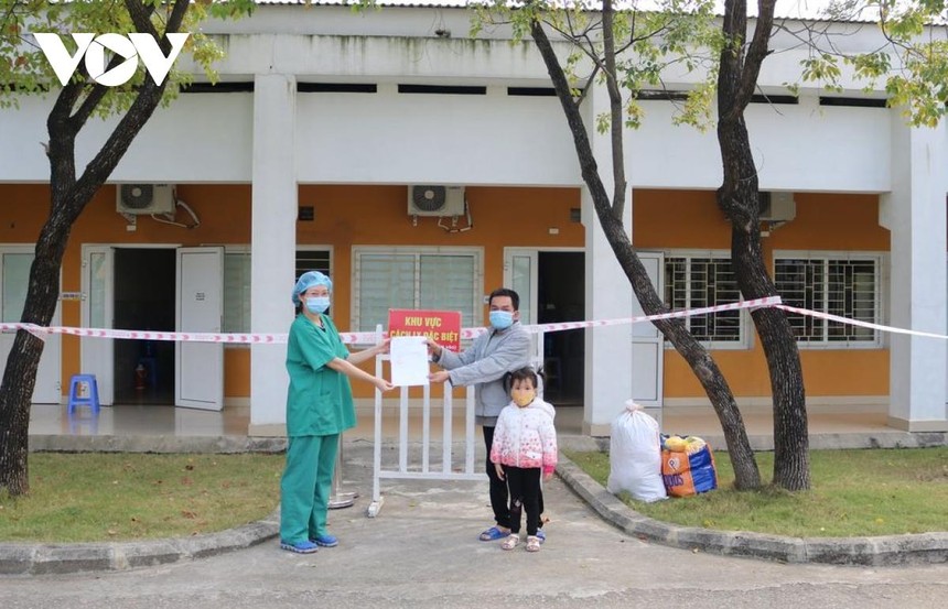 Tính đến thời điểm này, đã có 12 bệnh nhân mắc Covid-19 được điều trị tại Bệnh viện Việt Nam – Thụy Điển Uông Bí, được công bố khỏi bệnh.
