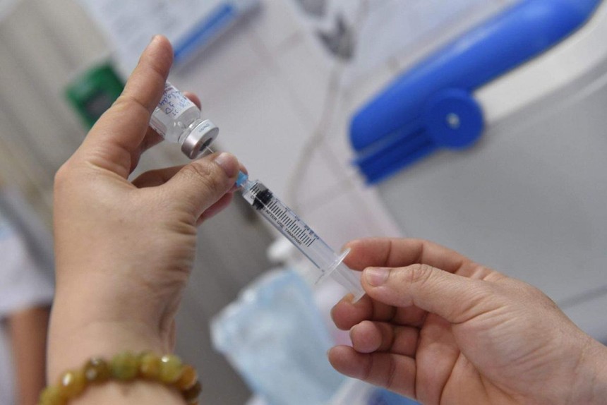 955 người đã được tiêm vaccine AstraZeneca