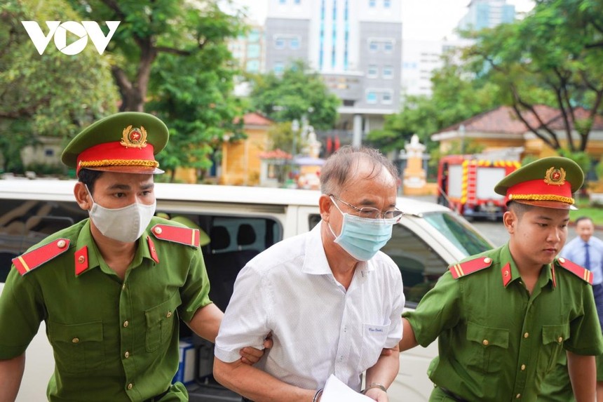 Bị cáo Nguyễn Thành Tài được dẫn giải đến tòa trong vụ án trước đó.