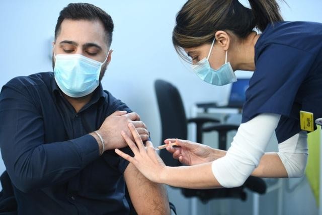 Đức, Pháp, Italy dừng tiêm vắc xin AstraZeneca