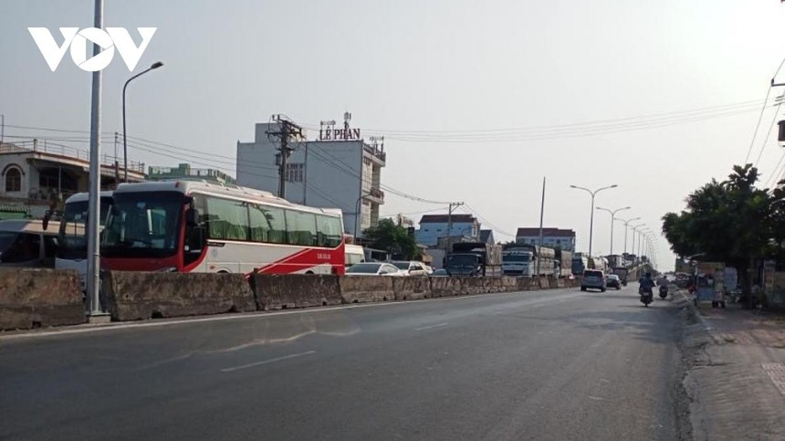 Chiều 21/3, ùn ứ giao thông nghiêm trọng trên quốc lộ 1 địa bàn tỉnh Tiền Giang.