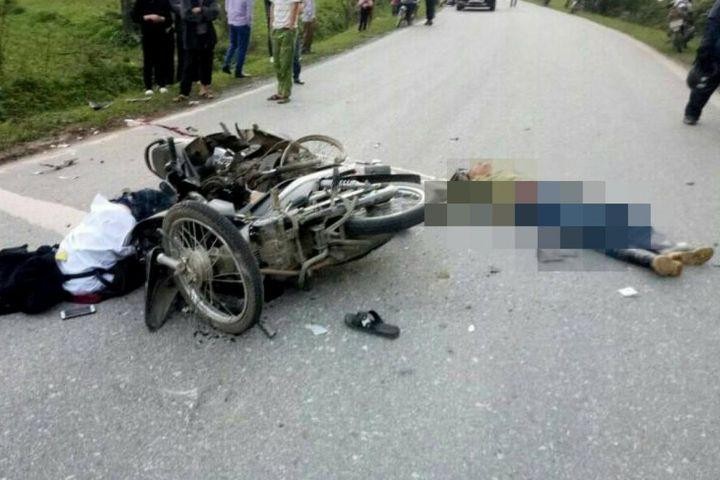 2 xe máy va chạm khiến 1 người tử vong