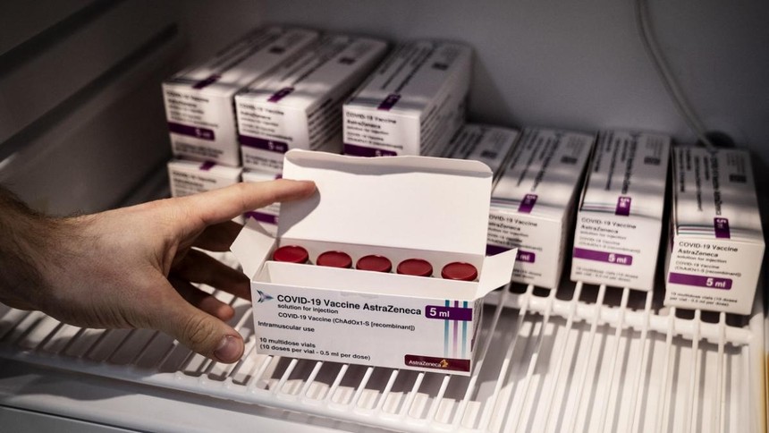 Vaccine AstraZeneca được lưu trữ tại trung tâm vaccine ở Copenhagen, Đan Mạch vào ngày 11/2/2021. Ảnh: AFP.