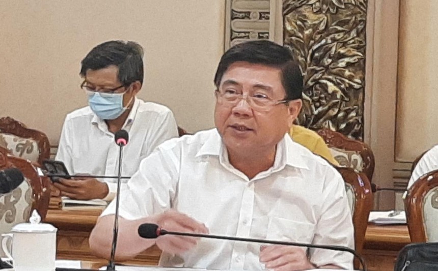 Chủ tịch UBND TPHCM Nguyễn Thành Phong chỉ đạo việc phòng, chống dịch COVID-19.
