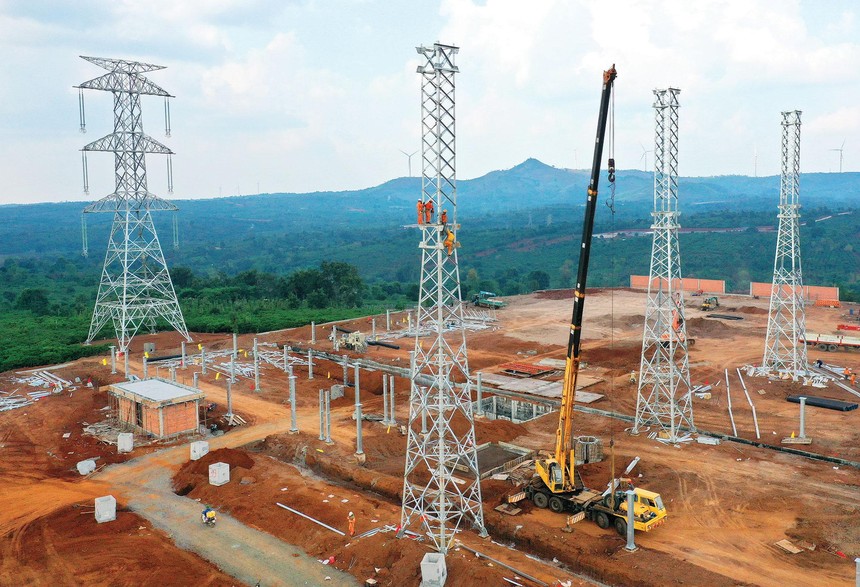 Nhà máy Điện gió Ea Nam, do Công ty cổ phần Điện gió Trung Nam Đắk Lắk 1 làm chủ đầu tư có công suất 400 MW, dự kiến hoàn thành vào cuối năm 2021.