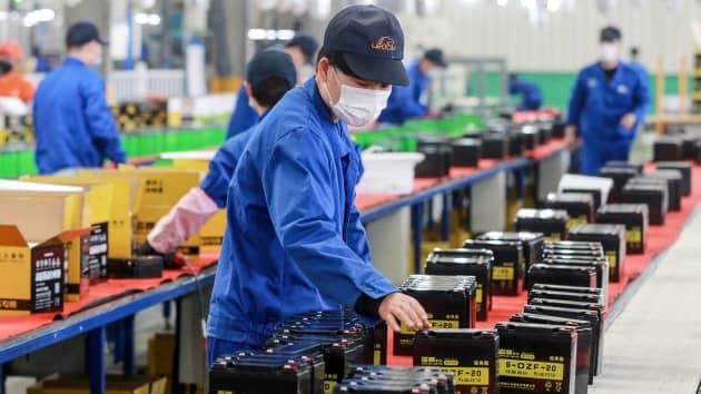 Dây chuyền sản xuất pin tại một nhà máy ở thành phố Hoài Bắc thuộc tỉnh An Huy, Trung Quốc. Ảnh: AFP.