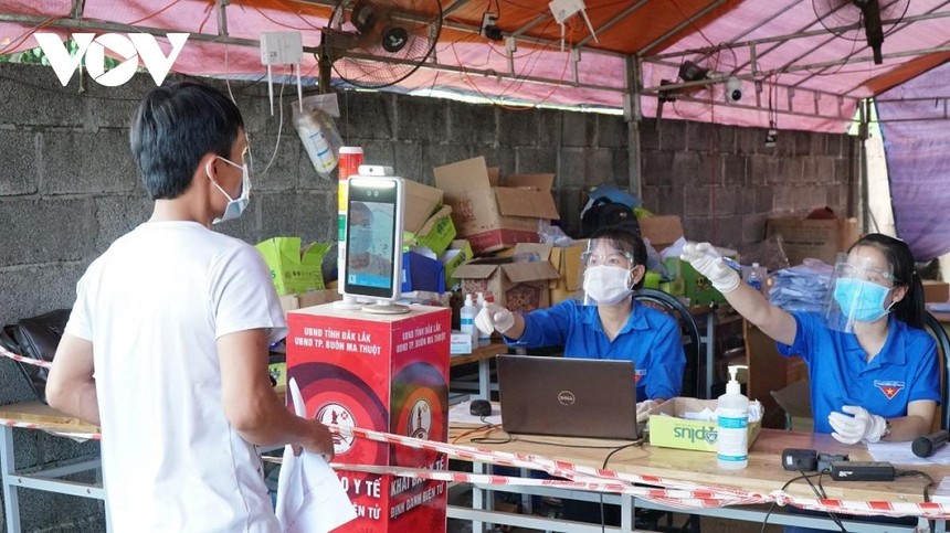 Đắk Lắk triển khai khai báo điện tử cho công dân về địa phương từ các tỉnh có dịch để siết chặt việc kiểm soát, theo dõi người về từ vùng dịch.