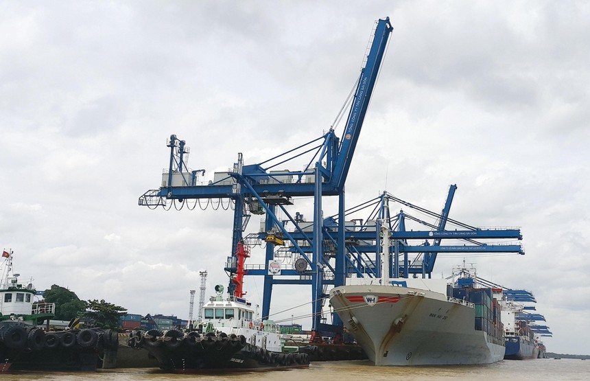 Cảng Cát Lái nằm ở vùng kinh tế trọng điểm của cả nước. Ảnh: Dũng Minh.