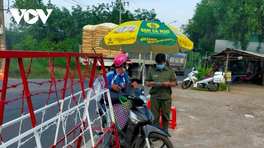 Huyện Phú Giáo sẽ bỏ bớt các chốt kiểm soát không cần thiết để tạo điều kiện cho người dân lưu thông.
