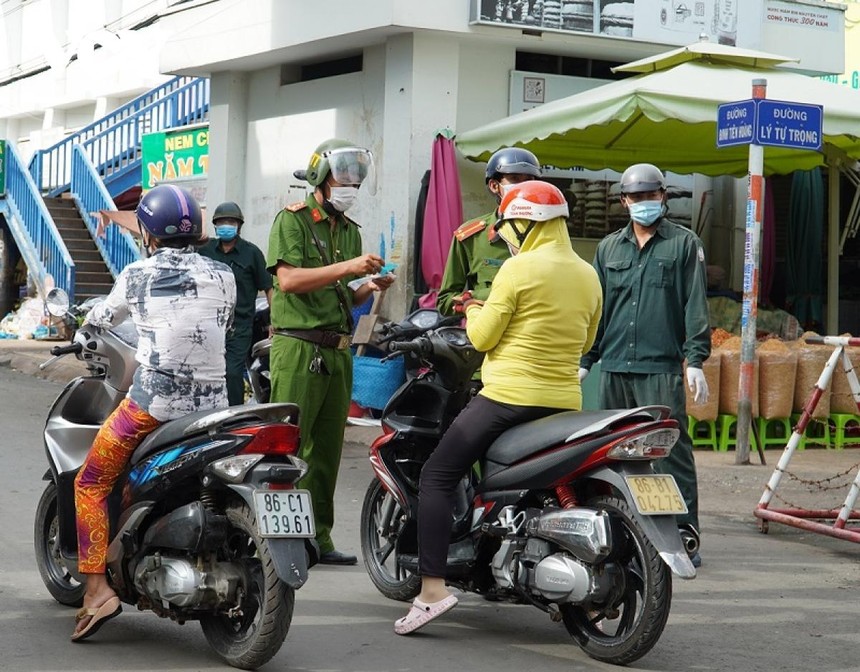Quản lý chặt chẽ tất cả người, phương tiện ra/vào thành phố Phan Thiết.