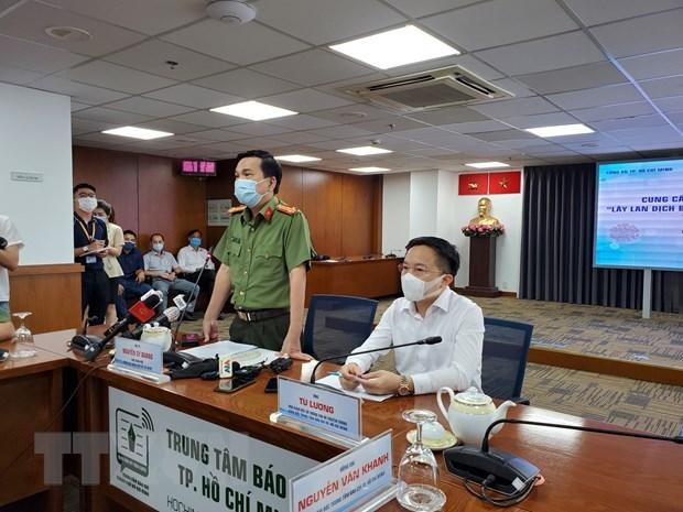 Công an Thành phố Hồ Chí Minh cung cấp thông tin về việc khởi tố vụ án về vụ việc lây lan COVID-19 trong cộng đồng. (Ảnh: Thành Chung/TTXVN).