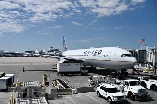 Máy bay Boeing 777 của hãng hàng không United Airlines tại sân bay quốc tế Denver, Colorado, Mỹ, ngày 30/7/2020. (Ảnh: AFP/TTXVN).