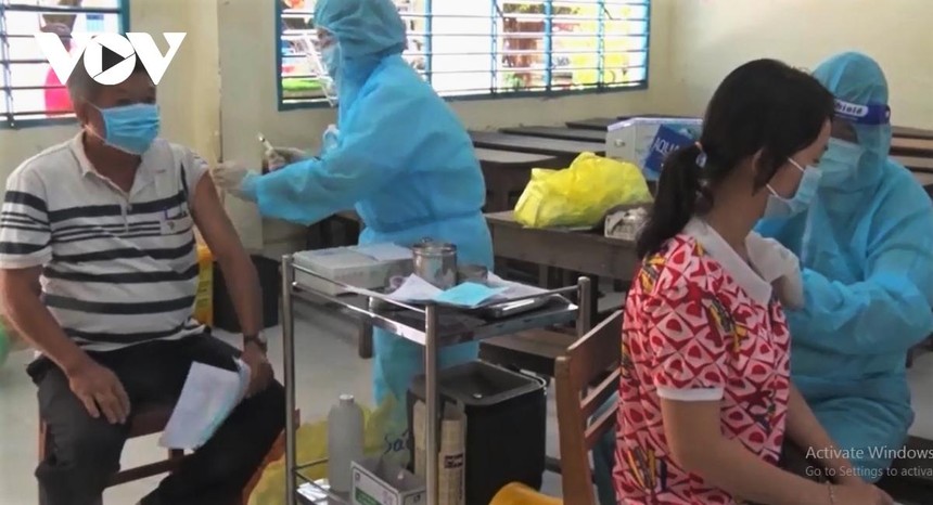 Các địa phương trên địa bàn tỉnh An Giang khẩn trương đẩy mạnh việc bao phủ vaccine.