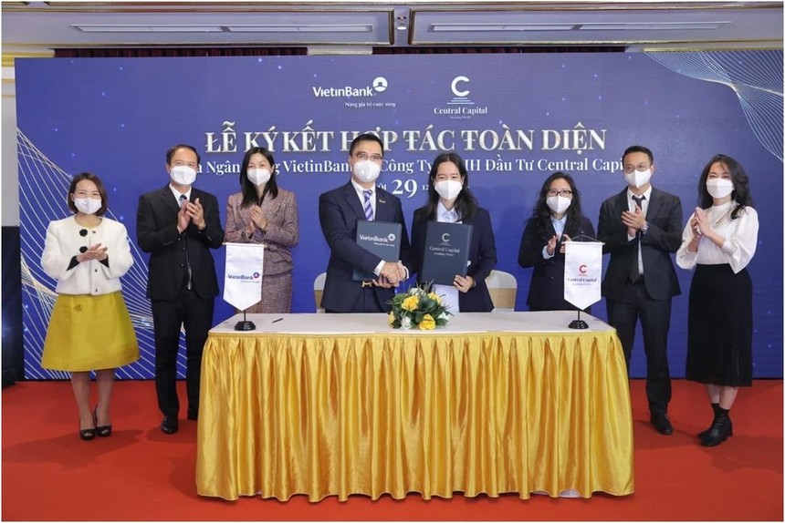 Lễ ký kết hợp tác toàn diện giữa VietinBank – CN Chương Dương và Central Capital.