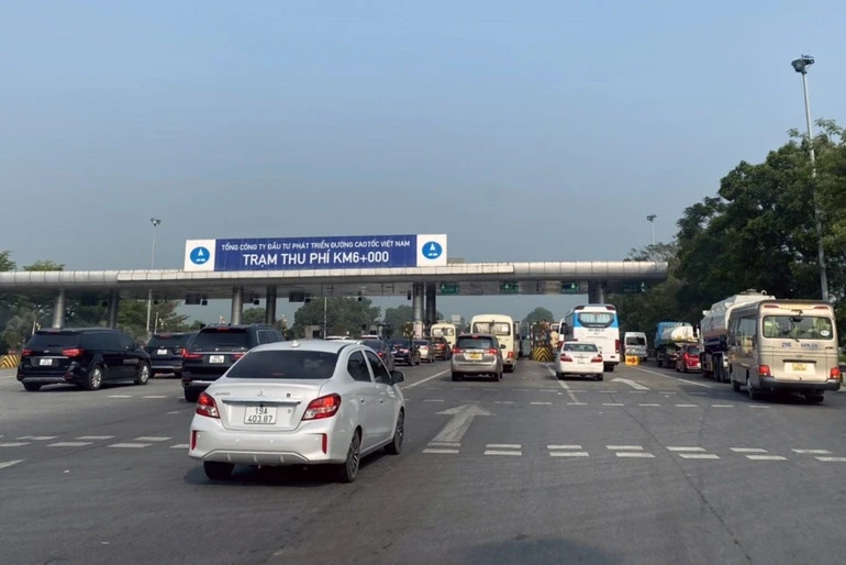 Các phương tiện lưu thông ổn định trên cao tốc Nội Bài - Lào Cai (Ảnh: Cục CSGT).