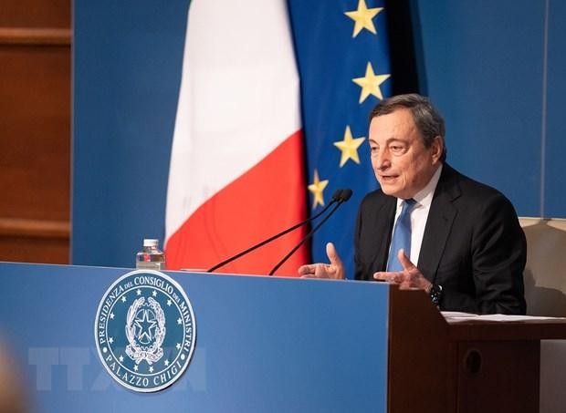 Thủ tướng Italy Mario Draghi phát biểu trong cuộc họp báo cuối năm tại Rome. (Ảnh: THX/TTXVN).