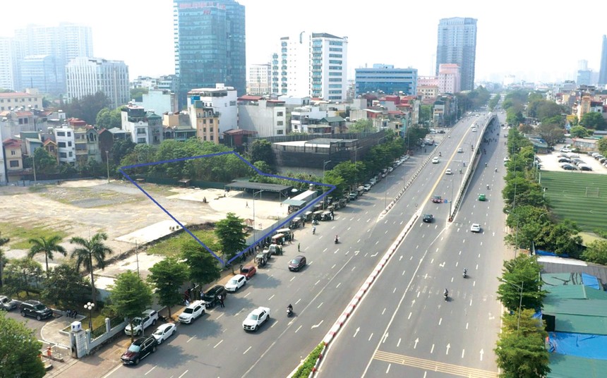 Khu đất tranh chấp nằm trên đường Nguyễn Văn Huyên kéo dài (quận Tây Hồ, Hà Nội), được CENLAND dùng làm tài sản đảm bảo cho lô trái phiếu 450 tỷ đồng.