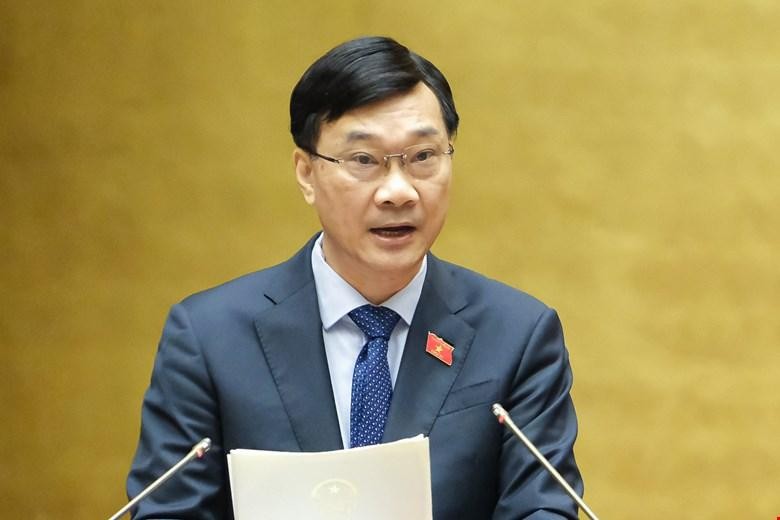 Chủ nhiệm Ủy ban Kinh tế Vũ Hồng Thanh báo cáo giải trình, tiếp thu.