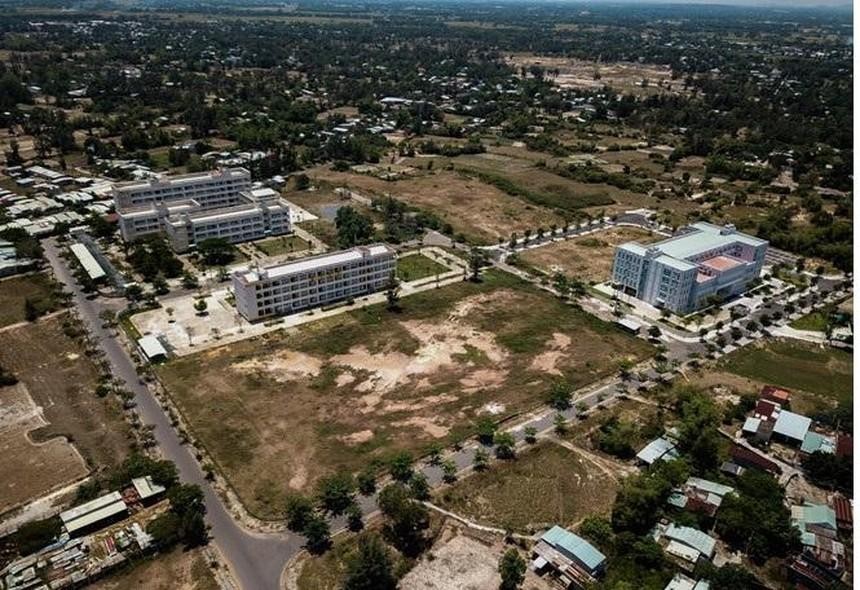 UBND tỉnh Quảng Nam vừa có báo cáo các cấp về giải pháp triển khai dự án làng Đại học Đà Nẵng thuộc địa phận tỉnh Quảng Nam.