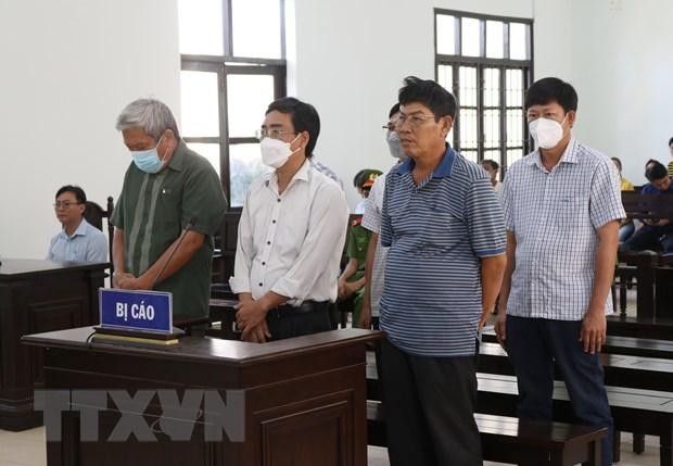 Các bị cáo tại phiên xét xử. (Ảnh: Nguyễn Thành/TTXVN).