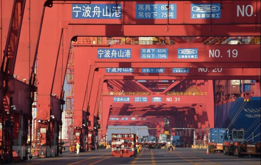 Cảng hàng hóa tại Ninh Ba, tỉnh Chiết Giang, Trung Quốc. (Ảnh: THX/TTXVN)
