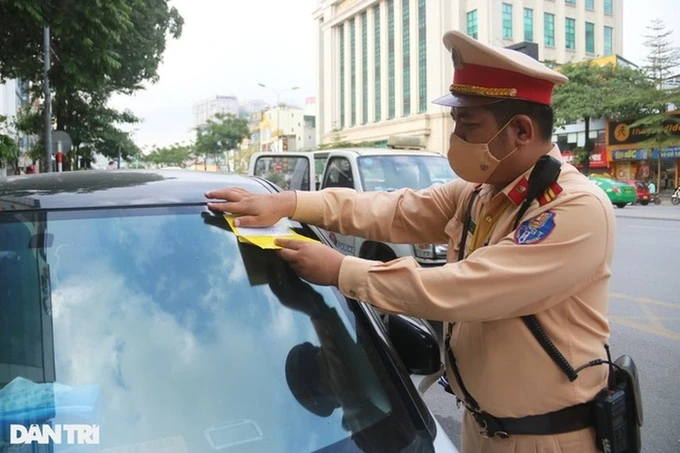 Hơn 2 tháng cao điểm, cảnh sát giao thông toàn quốc đã phạt hơn 1.000 tỷ đồng tiền vi phạm giao thông (Ảnh: Trần Thanh).
