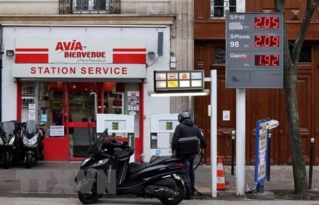 Một trạm bán xăng dầu tại Paris, Pháp. (Ảnh: AFP/TTXVN)