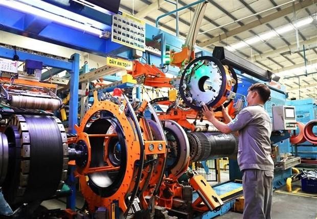 Sản xuất lốp xe ôtô tại Công ty TNHH Sailun Việt Nam, xã Phước Đông, huyện Gò Dầu (Tây Ninh). (Ảnh: Hồng Đạt/TTXVN).