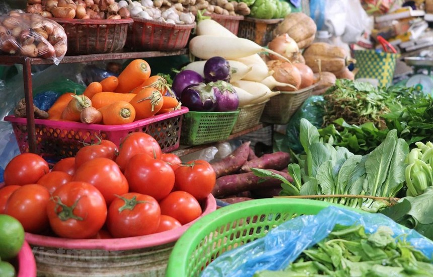 Giá cà chua tại một số chợ dân sinh Hà Nội tăng mạnh lên khoảng 50.000 đồng/kg. (Ảnh: Việt Anh/Vietnam+).