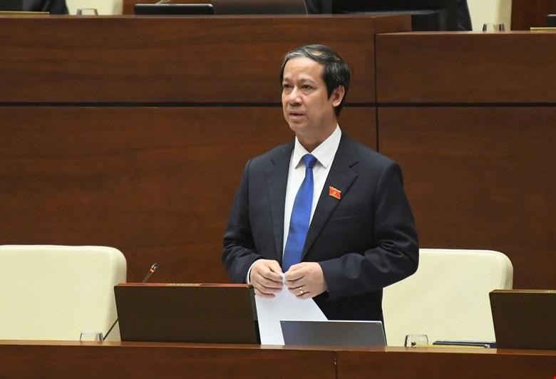 Bộ trưởng Bộ Giáo dục và Đào tạo Nguyễn Kim Sơn trong một phiên họp Quốc hội.