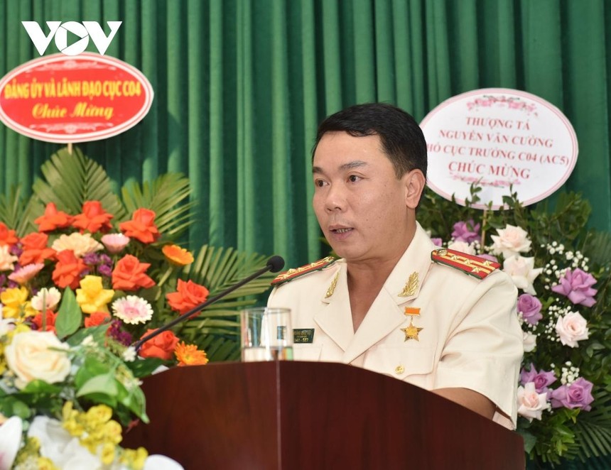Đại tá Hoàng Quốc Việt phát biểu nhận nhiệm vụ.
