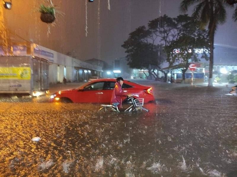 Ngập lụt diễn ra tại Đà Nẵng vào đêm 14/10/2022 đến rạng sáng 15/10/2022.