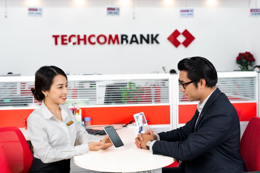 Techcombank (TCB) sẽ trình ĐHĐCĐ chia cổ tức 15% bằng tiền và thưởng cổ phiếu tỷ lệ 1:1