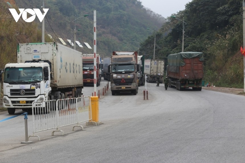 Chỉ riêng trong ngày đầu các cửa khẩu ở Lạng Sơn thực hiện thông quan xuất nhập khẩu trong năm mới Quý Mão 2023, đã có gần 150 xe hàng xuất khẩu sang Trung Quốc thành công/