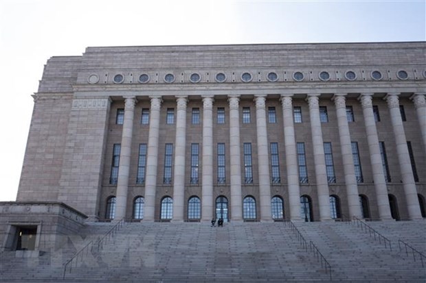Quang cảnh bên ngoài tòa nhà Quốc hội Phần Lan ở thủ đô Helsinki. (Ảnh: AFP/TTXVN)