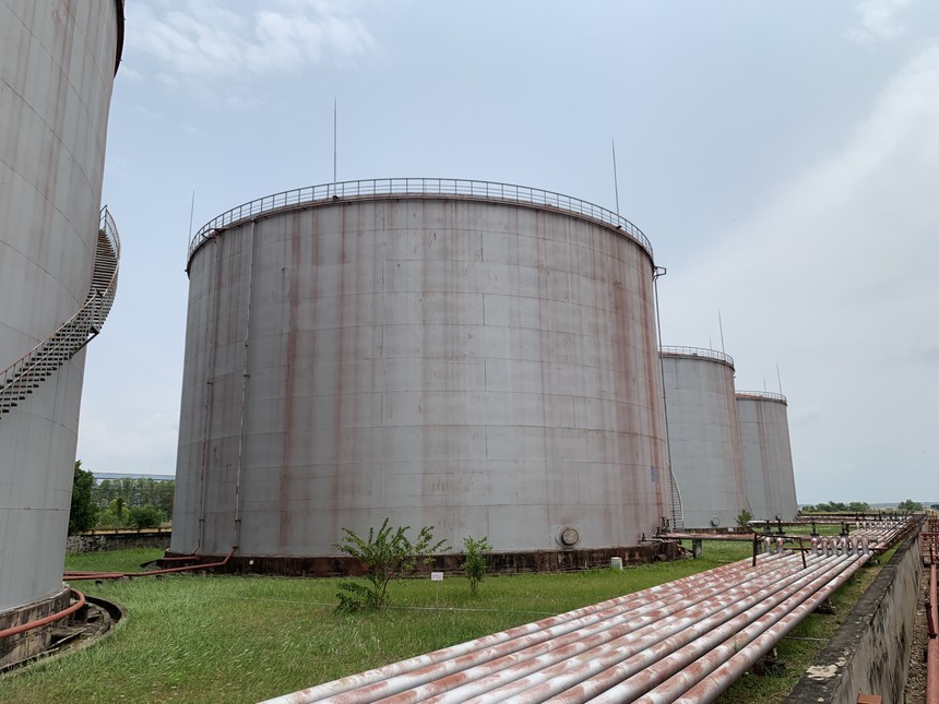 Hệ thống bồn chứa xăng dầu tại Tổng kho xăng dầu Soài Rạp- Hiệp Phước của NSH Petro.