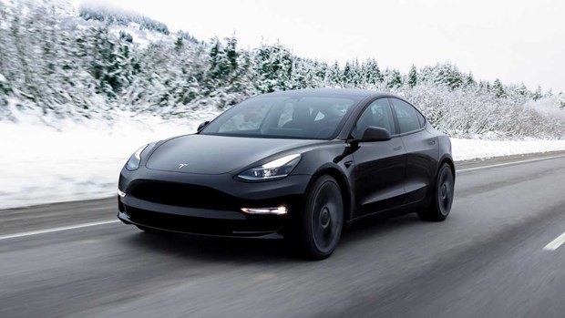 Mẫu xe Tesla Model 3 giảm 2.000 USD xuống còn 39.990 USD. (Nguồn: Inside EVs).
