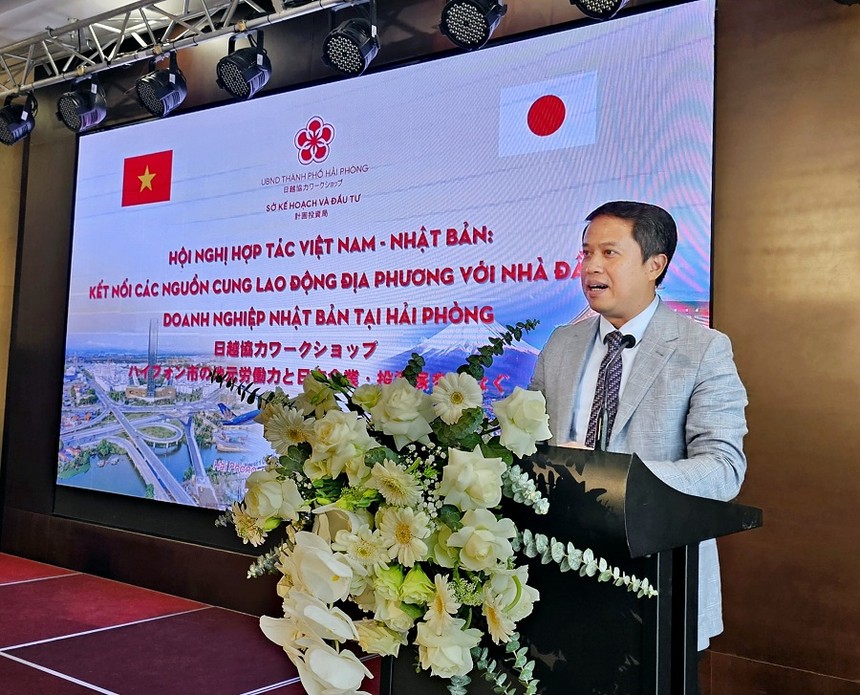 Ông Nguyễn Hoàng Long, Giám đốc Sở Kế hoạch và Đầu tư Hải Phòng phát biểu khai mạc.
