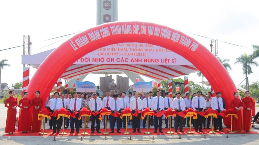 Thành phố Đà Nẵng khánh thành giai đoạn 1 công trình Nâng cấp, tôn tạo Đài Tưởng niệm thành phố và cải tạo mở rộng Quảng trường 29 tháng 3.