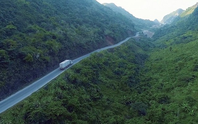 Một đoạn Quốc lộ 4A qua Cao Bằng.