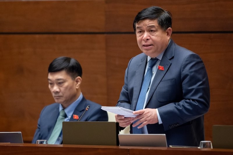 Bộ trưởng Bộ Kế hoạch và Đầu tư Nguyễn Chí Dũng hồi âm quan tâm của đại biểu Quốc hội.